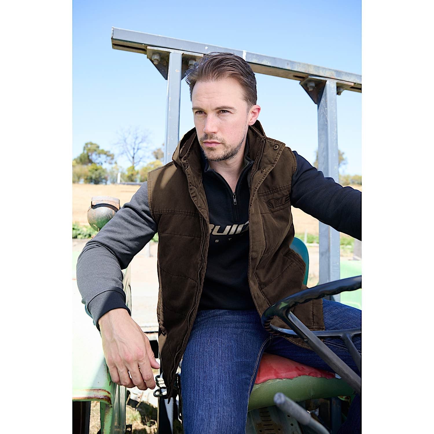 Bullzye Men's Canon Faux Oilskin Vest - Rustic Mulch - Image 6