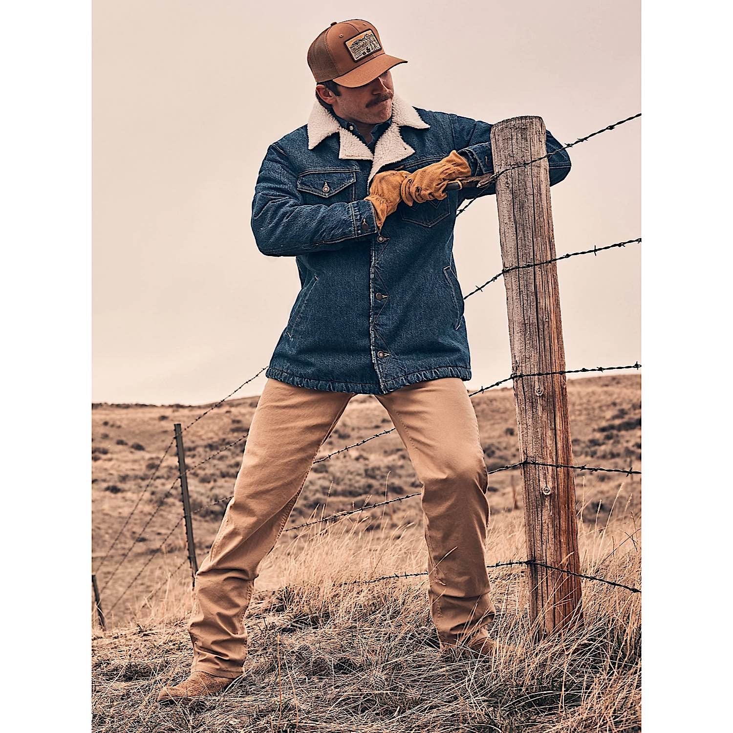 Wrangler Men's Tough Comfort 47 Canvas Jean - Kelp - Image 2