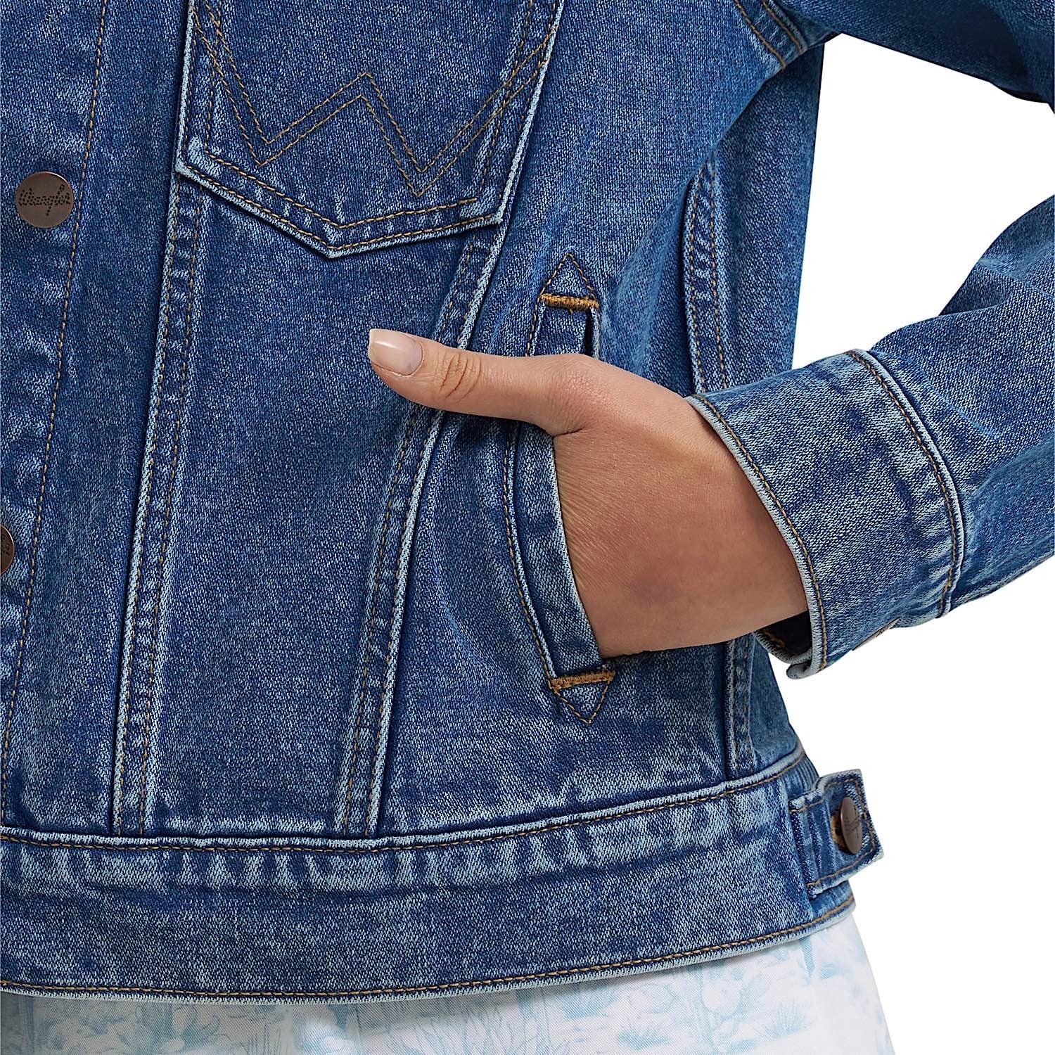Wrangler Women's Classic Denim Jacket - Light Wash - Image 4